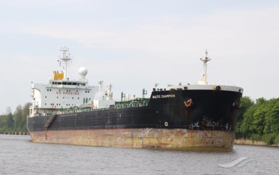 القوات المسلحة تعلن استهداف سفينتين أمريكيتين في خليج عدن “Sea Champion” و “Navis Fortuna”
