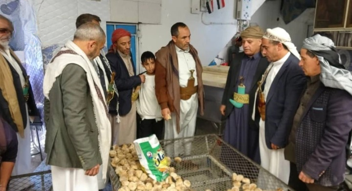 توزيع ستة آلاف وجبة إفطار يومياً للأسر الفقيرة بمديرية الثورة في الأمانة