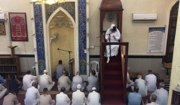 مصدر عراقي: ضغوط اميركية لتعيين خطباء “متطرفين” بمساجد حزام بغداد