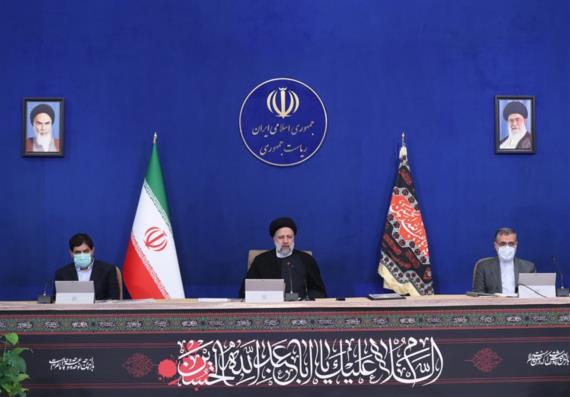 رئيسي : الشعب الإيراني يتوقع من الحكومة الثالثة عشرة مكافحة بؤر الفساد بشكل جاد