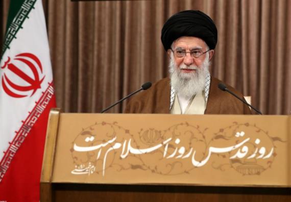 السيد علي الخامنئي في يوم القدس العالمي: أهم داعم للكيان الصهيوني يعاني من هزائم متلاحقة