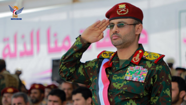 الرئيس المشاط يبارك نجاح العرض المهيب