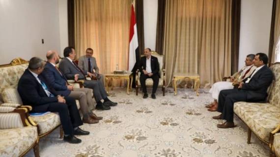 الرئيس المشاط يناقش جوانب التعاون الانساني مع المنسق المقيم للأمم المتحدة