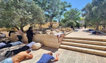91 مستوطنًا صهيونيًّا يقتحمون باحات المسجد الأقصى المبارك