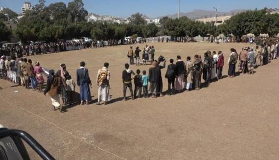 أحفاد بلال بإب يسيرون قافلة غذائية وينددون باستمرار جرائم العدوان