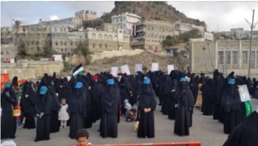وقفات نسائية بمدينة ذمار إحياء لذكرى الرئيس الشهيد صالح الصماد