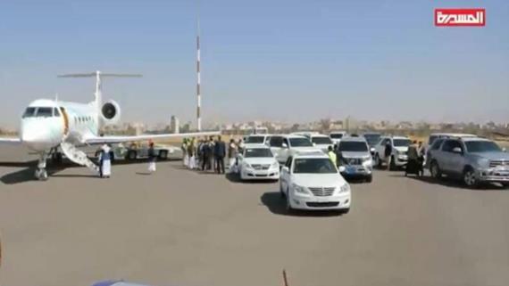 الوفد العماني برفقة رئيس الوفد الوطني يصل العاصمة صنعاء