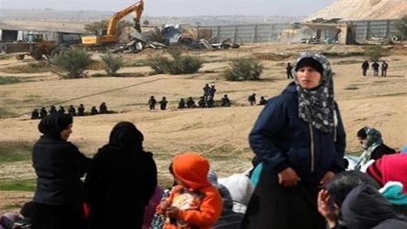 العدو الاسرائيلي يهدم 3 منازل لفلسطينيين بالخليل