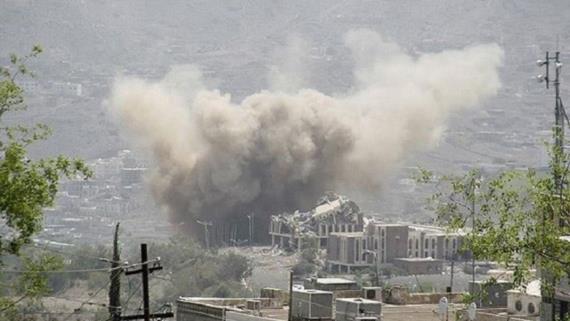 شهيدة و 5 جرحى في غارة للعدوان استهدفت سيارة تقل نازحين بمنطقة الكديحة بالمخا