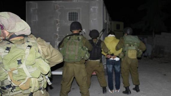 العدو الإسرائيلي يعتقل 3 شبان فلسطينيين بينهم أسير محرر من قلقيلية