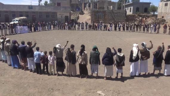 وقفة قبلية في مديرية ريف إب للمطالبة بملاحقة الطابور الخامس