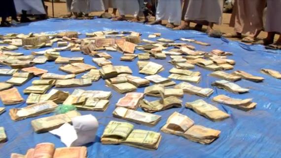 قافلة مالية وغذائية للمرابطين بالجبهات من أبناء أرحب بمحافظة صنعاء