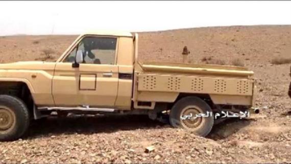 اغتنام طقم ومصرع من على متنه خلال إحباط عملية تسلل للمرتزقة غربي تعز