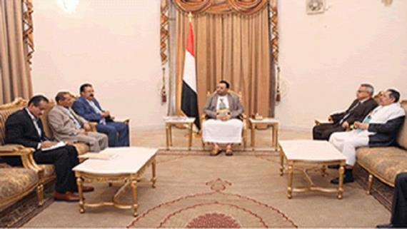 الرئيس الصماد يعقد اجتماعًا للوقوف على الإيرادات الزكوية