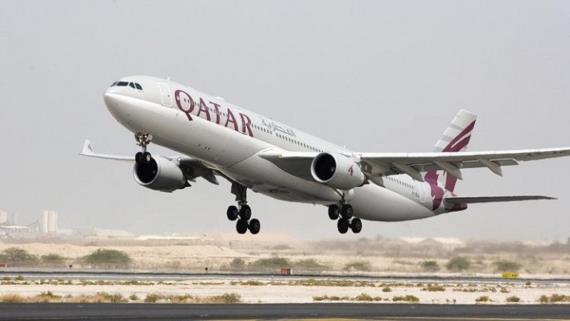 قطر تعلن البدء في استخدام مسارات جوية عبر المياه الدولية
