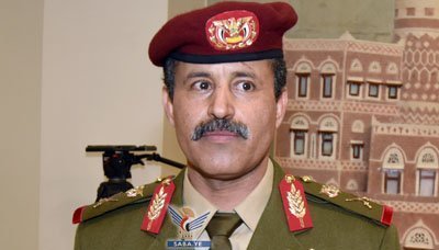 وزير الدفاع يزور جرحى الجيش واللجان الشعبية بهيئة مستشفى ذمار العام