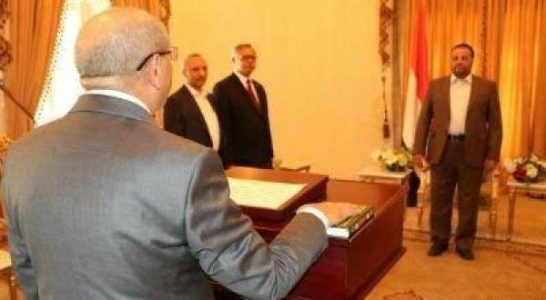 الكميم يؤدي اليمين الدستورية وزيرا للتخطيط