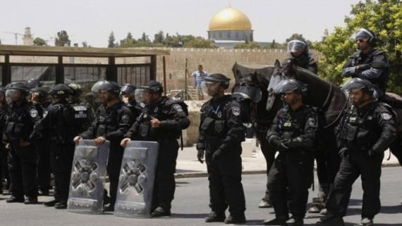 الاحتلال يواصل إغلاق القدس ويقوم بعمليات تفتيش