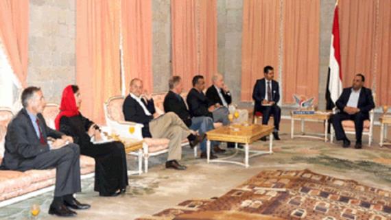 الرئيس الصماد يستقبل وفداُ أممياً رفيعاً