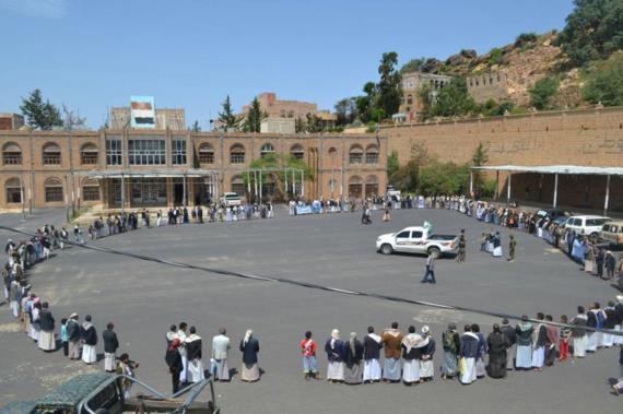 المحويت : وقفة احتجاجية مسلحة تنديد بالعدوان والحصار واستنكارا لجريمة ذبح الاسرى