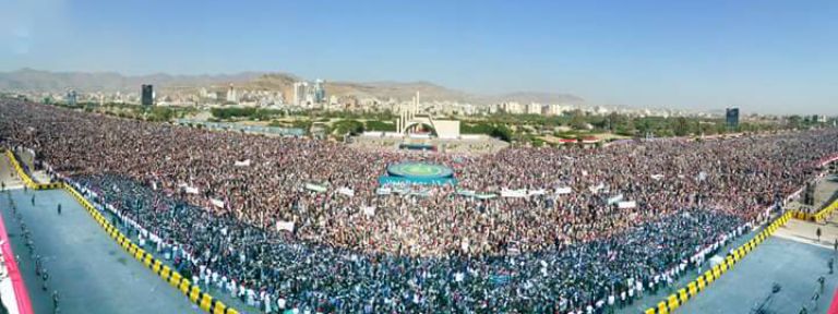 عاجل حشود جماهيرية غير مسبوقة تتوافد إلى ميدان السبعين احياء لذكرى الثالثة لثورة 21 سبتمبر