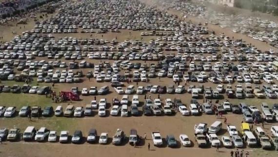 المحافظات تنجح في تسجيل أكبر حضور لها في ميدان السبعين بصنعاء