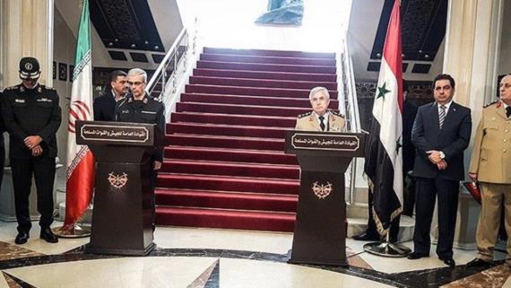 رئيس أركان الجيش الإيراني يؤكد مواصلة التنسيق مع سوريا لمواجهة