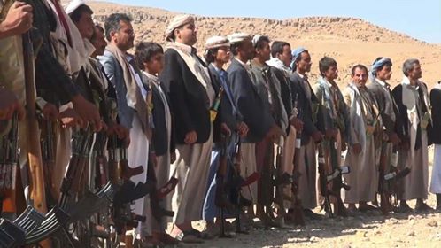 صور | وقفة قبلية مسلحة لأبناء مديرية ذيبين بعمران استمراراً للنفير العام ورفد الجبهات