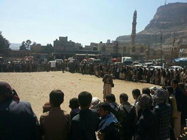 وقفة قبلية في شبام كوكبان بالمحويت تندد بجرائم العدوان وتعلن النفير العام