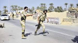الجيش المصري يعلن مقتل عشرة “تكفيريين” واستشهاد اربعة من جنوده في سيناء