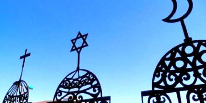 موقفهم من كتب الله: يحرفونها ويشترون بها الضلالة ويلبسوا الحق بالباطل