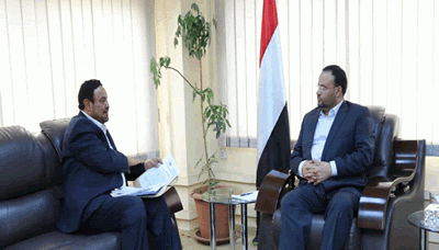 الرئيس الصماد يناقش مع أمين العاصمة سير الأداء الخدمي والتنموي بالأمانة