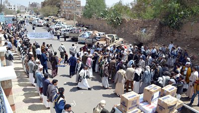 أسر الحسين بن القاسم تسير قافلة غذائية ومالية للجيش واللجان الشعبية