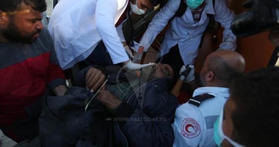 عشرات الاصابات بين الفلسطينيين باعتداء العدو الاسرائيلي على مسيرات العودة شرق غزة