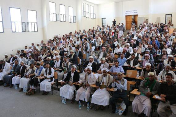 لقاء موسع لعلماء وخطباء محافظة تعز تحت شعار “يد تبني ويد تحمي”