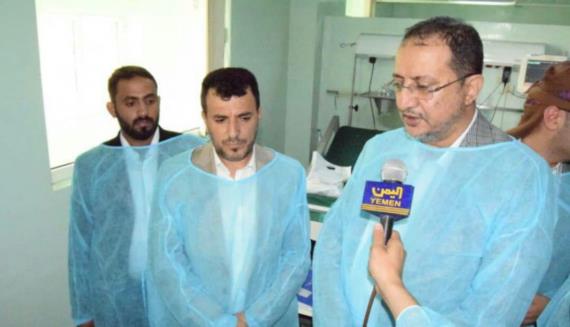 وزيرا الصحة العامة والمياه والبيئة يتفقدان أحوال الجرحى بالمستشفى العسكري