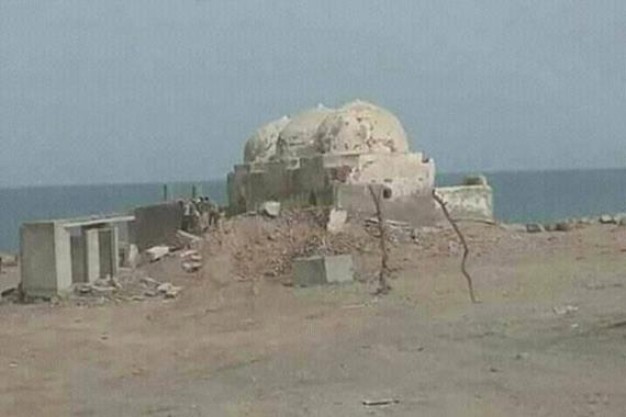 السياحة ومجلس الترويج السياحي يدينان تفجير مسجد وضريح العالم أحمد الفاز بالحديدة
