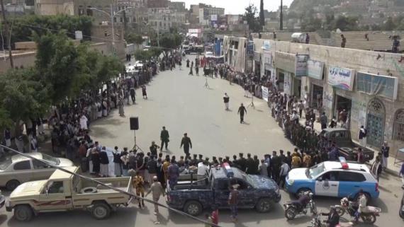 وقفة احتجاجية في حجة تنديداً بجرائم العدوان المستمرة
