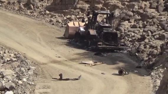 إعطاب جرافة سعودية في عسير ودك تجمعات المرتزقة وقنص أحدهم بجيزان