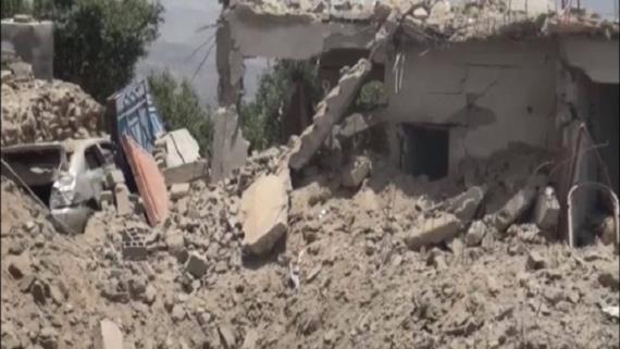 استشهاد مواطن وتدمير منزل وحفار مياه بغارة للعدوان في صعدة