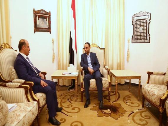 الرئيس المشاط يناقش مع وزير النقل أوضاع ميناء الحديدة