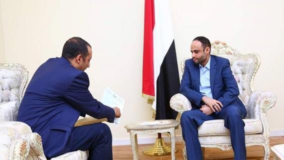 الرئيس المشاط يوجه بسرعة محاكمة 74 متهما بالفساد بينهم قيادات في الدولة