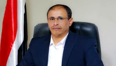 وزير الإعلام يدين مجزرة العدوان في الجوف ويعتبرها جريمة حرب