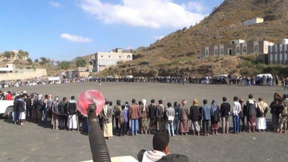 أبناء مديرية المخادر بإب ينددون بخروقات العدوان ويعلنون النفير العام (صور)
