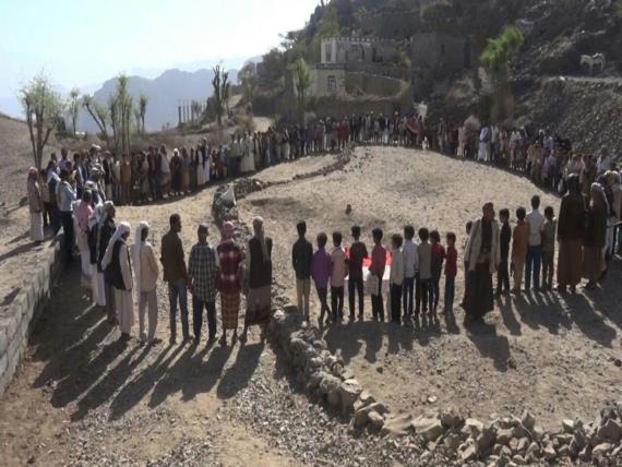 لقاء ووقفة في السياني وفرع العدين بإب للتنديد بخروقات العدوان
