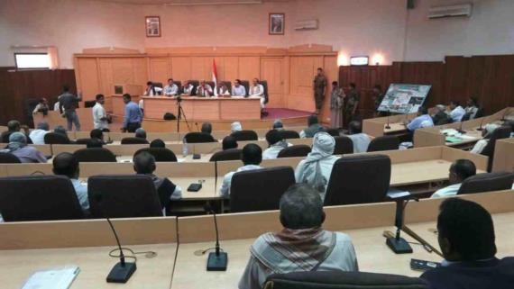 مناقشة تفعيل آلية الحفاظ على عقارات الدولة والأوقاف بالحديدة