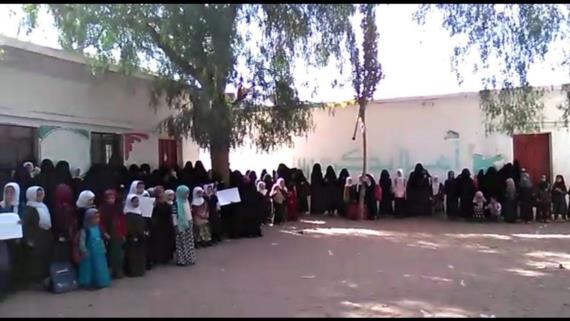 وقفة نسائية بمديرية ساقين بصعدة للبراءة من الخونة