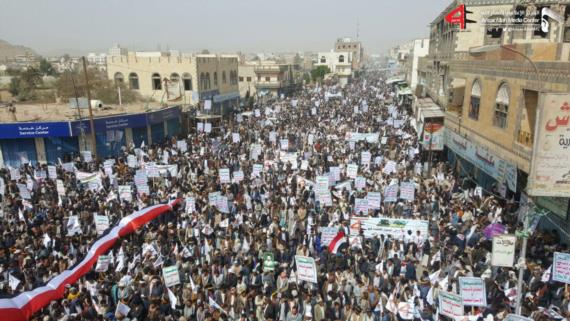 بالصور .. مسيرة جماهيرية كبرى بمحافظة صعدة بمناسبة اليوم الوطني للصمود