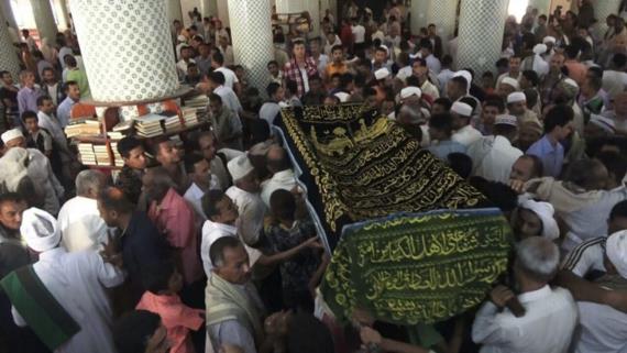 تشييع جثمان العلامة عبد الرحمن مكرم بالحديدة والرئيس يعزي