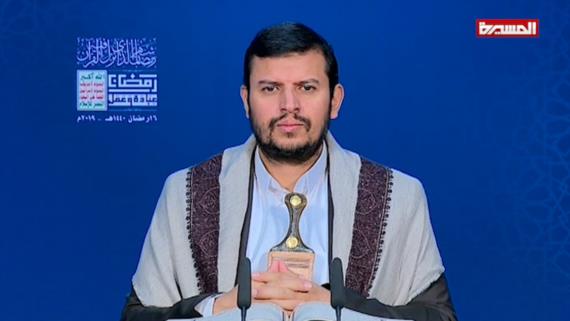 التربية وأثرها.. نموذجان متباينان